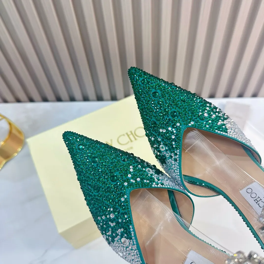 👟👟Ex-factory price 720👟👟 JIMMY CHOO (Jimmy CHOO) 💝💝💝 is a very comprehensive and noble fashion lifestyle brand. It has a series of women's high-heeled, medium-heeled, flat-heeled sandals with the same strap from major fashion bloggers and celebrities in Hong Kong and the United States.  The Australian pointed toe, round toe and square toe series are simply beautiful. Fall in love with elegance and playful sense of the future. Just by looking at them, you want to own them immediately, but you can really think about a pair of exquisite high heels~~~~~~~~~~~~~~~~~ 💝This series is specially designed for extraordinary and indifferent ladies, thus creating a unique overall effect, Jimmy Choo Design products that inspire women to move forward and show their charm💝💝💝 1⃣️Material: Imported silk hot diamond 2⃣️Inner: Imported Italian lambskin, super soft and delicate 3⃣️Outsole: Imported Italian original original color genuine leather outsole Heel height 10.cm (8.5/6.5cm can be made) 4⃣️Code number: 35-39 (34.40.41.42 customized)